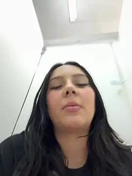 Hotamanda01 - Boobs show stranger