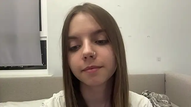 LisaPorse - show feet + cute wink
