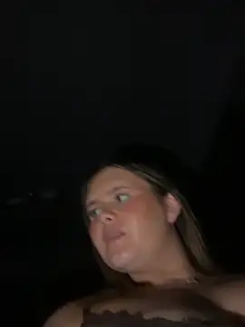 Blonde_Bunny - Sit legs open 🤤