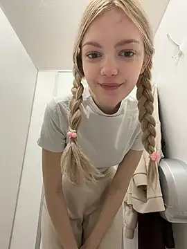 Elsawhere - spread ass cheeks in panties🍑🔥