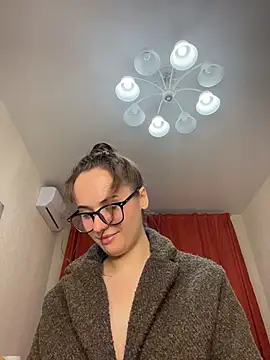 TinyBunnyx - Flash tits