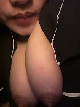 Nhim_iuu07 - nudee trộm trên giường