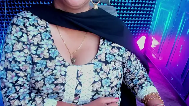 Bholi-Punjaban - aj sabki neend udha deni hai ..