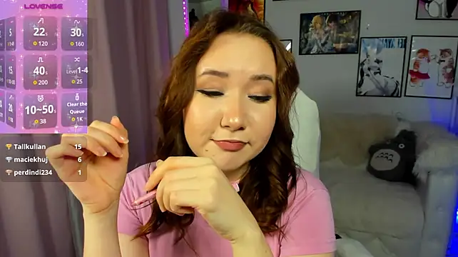 Daisy_Daylark - kiss close-up👀
