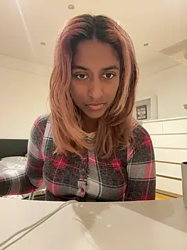 DonnaShy - Oil massage on legs🫦
