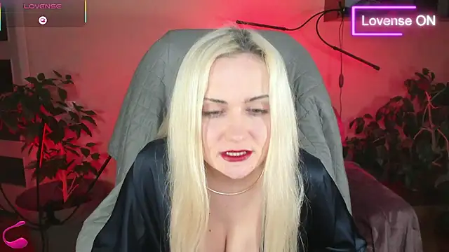 FireGoddessLana - whos my good boy?
