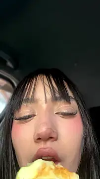 MayyBonita - FINGERING HIDDEN IN THE CAR