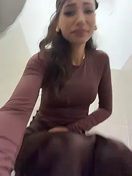 -_MiaQueen_- - Finger pussy unlock door 🤯