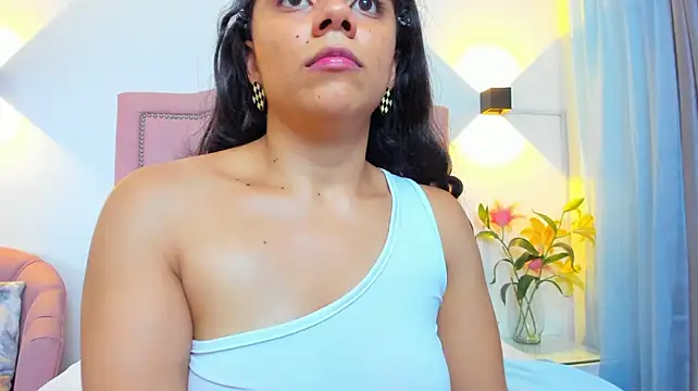 JulieeHabubu - Bra Off