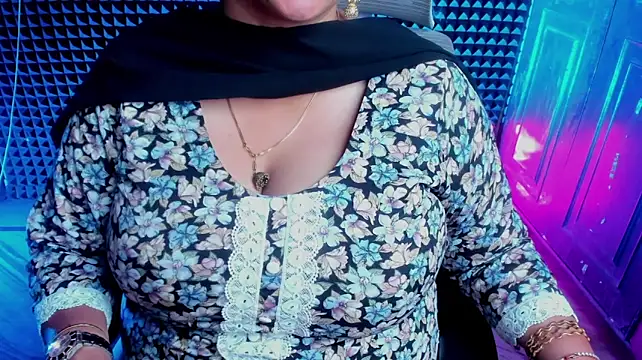 Bholi-Punjaban - aj sabki neend udha deni hai ..