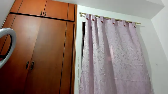 EmeraldBlonde - squirt messy