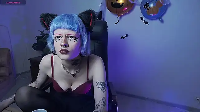 RoxyCatLove - topless and ass spanks