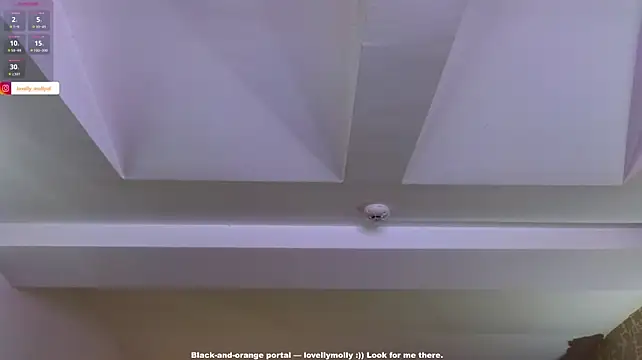 Lovelly_molly1 - eye contact + tease nipples