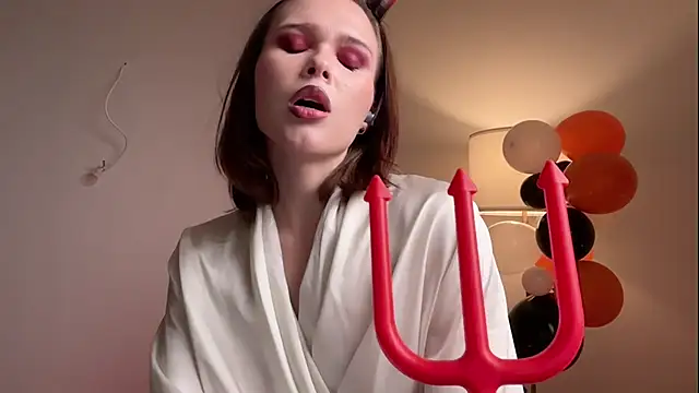 Stacyluxxe - sweet tits tease (っ´ཀ`)っ ( • )( • )
