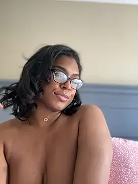 CandyLuxxxx - Naked for daddy ♥️ vid last tip