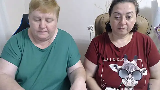 Lindy-Jeanie - both naked