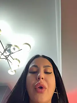 NaomyFlame - Make rain 💦 video for last tip