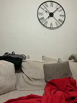 Miniclaraaa - J’enlève ma nuisette 🥵