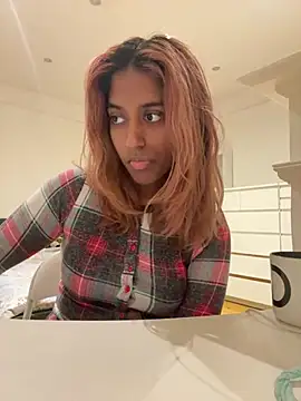 DonnaShy - Oil massage on legs🫦