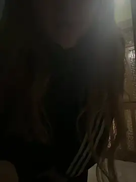 Emma_gattina2006 - pinch nipples