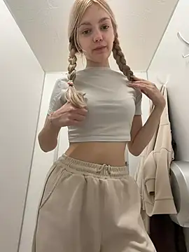 Elsawhere - off pants completely!!! SO RISKY IN 🚽😱