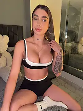 Evelyn_Claiire - take off my top