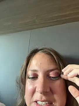 Molly_witha_chance - Put in new buttplug