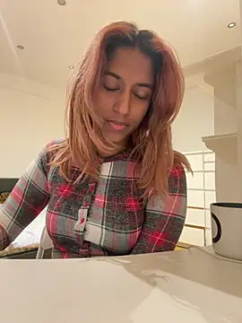 DonnaShy - Oil massage on legs🫦