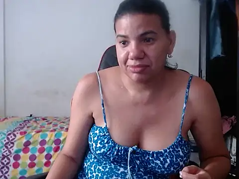 Adriana_0312 - Shake boobs naked