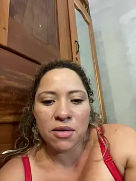 Jannieth - masturbating with my toys and putting fi