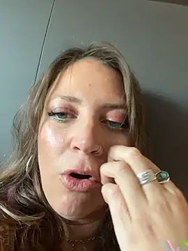 Molly_witha_chance - Put in new buttplug