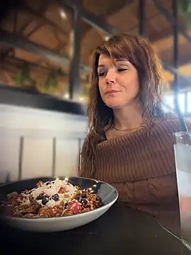 BaileyMFox - Buzz me in the restaurant no flashing