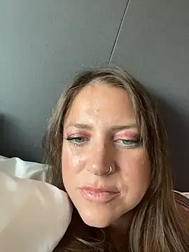 Molly_witha_chance - Put in new buttplug