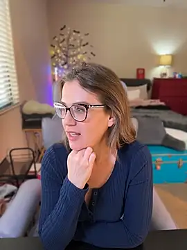 MaiseKnox - PANTIES OFF & PUSSY IN YA’ FACE 😻