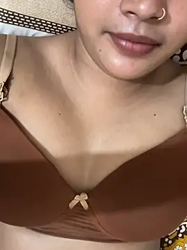 Heena-khan-12 - Boobs show and face show