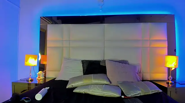 Brenda_Thomp - riding dildo