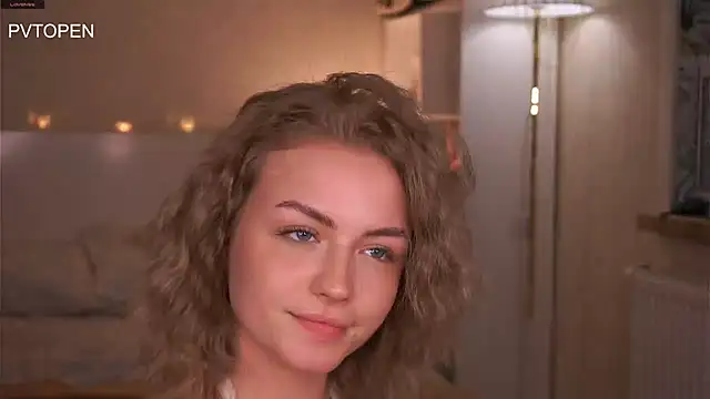Missbeatriss - cum on face sex show
