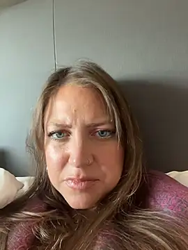 Molly_witha_chance - Put in new buttplug