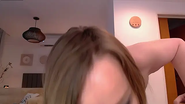Tilly_Eliot - 3 fingers pussy