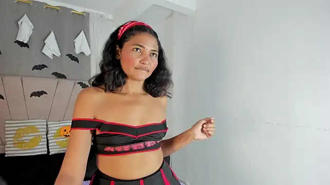 Elayha_28 - fuck my ass withh fingers