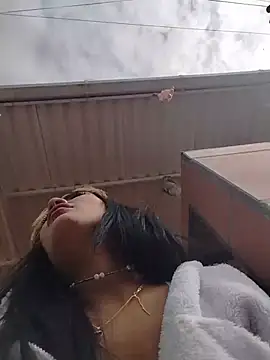Leidy_honey - Undressing by the window