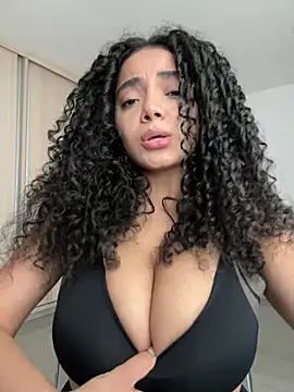 Curlyierr - UNDRESS AND GET NAKED
