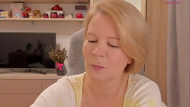 Jenny_Evans - Spoil me ✨🎉😜💥😍Be my lover🍓🔥😜❤️