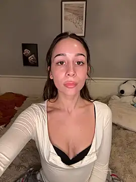 ChiaraMauzi - squeze boobs
