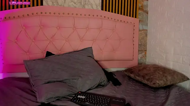 Aleszia_rouse - Doggye Ass Fingering