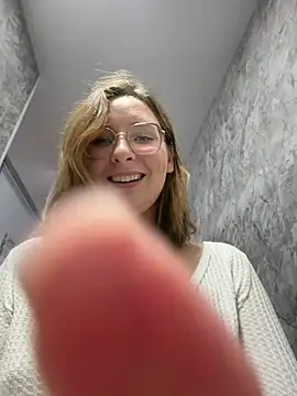 The_Snowwhitee - Squirt Naked in KFC ❤ Last Tip Video