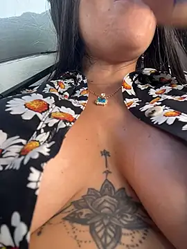 AlanaRouss - Squirt in public