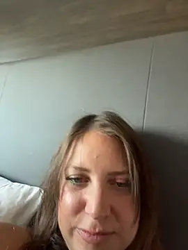 Molly_witha_chance - Put in new buttplug