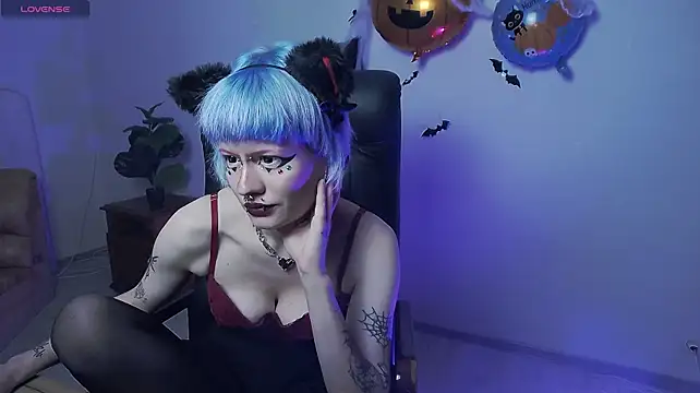 RoxyCatLove - topless and ass spanks