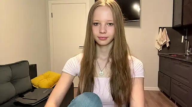 DionnaStrech - i know u want a kiss from me ><